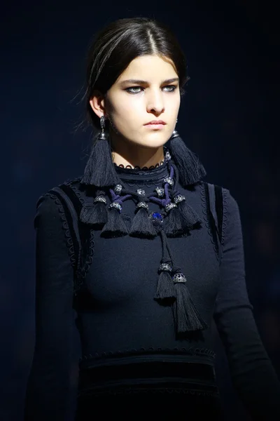 Look 99